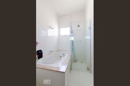 Casa à venda com 311m², 4 quartos e 5 vagas Casa à venda com 311m², 4 quartos e 5 vagasAndar superior - Suíte 2