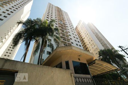 Apartamento para alugar com 84m², 3 quartos e 2 vagas Apartamento para alugar com 84m², 3 quartos e 2 vagasFachada