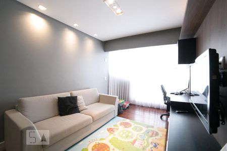 Sala de apartamento para alugar com 3 quartos, 84m² em Jardim Itapeva, São Paulo