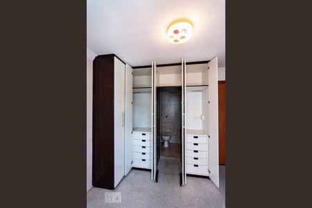 Casa para alugar com 150m², 2 quartos e 1 vaga Casa para alugar com 150m², 2 quartos e 1 vagaentrada para o banheiro do segundo quarto