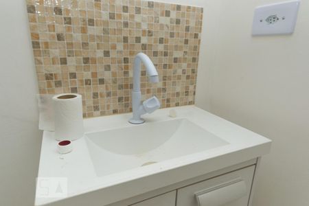 Detalhe do banheiro de casa para alugar com 1 quarto, 28m² em Saúde, São Paulo