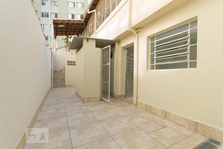 Casa para alugar com 28m², 1 quarto e sem vaga Casa para alugar com 28m², 1 quarto e sem vagaQuintal