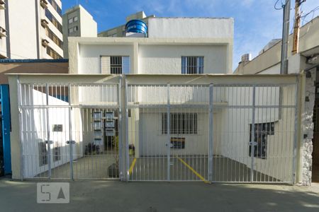 Studio para alugar com 30m², 1 quarto e sem vaga Studio para alugar com 30m², 1 quarto e sem vagaFachada