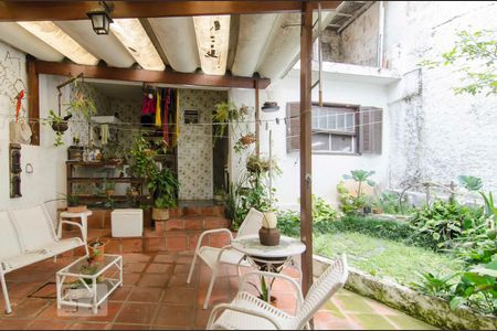 Casa à venda com 201m², 3 quartos e 4 vagasQuintal