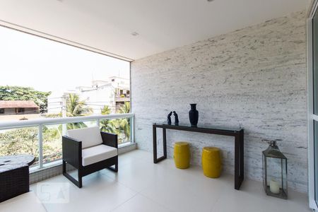 Varanda de apartamento para alugar com 3 quartos, 145m² em Barra da Tijuca, Rio de Janeiro