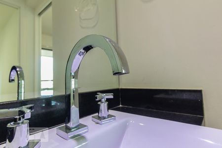 Banheiro de apartamento para alugar com 1 quarto, 44m² em Cidade Monções, São Paulo