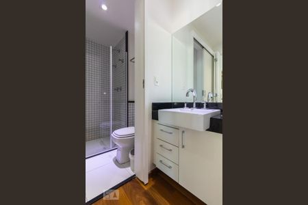 Banheiro de apartamento para alugar com 1 quarto, 44m² em Cidade Monções, São Paulo