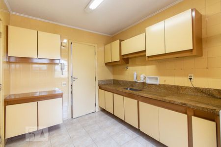 Apartamento para alugar com 108m², 3 quartos e 2 vagas Apartamento para alugar com 108m², 3 quartos e 2 vagasCozinha