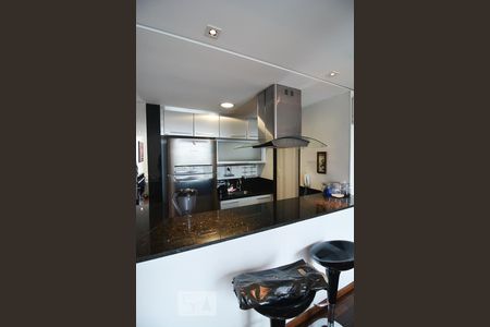 Cozinha de apartamento à venda com 1 quarto, 71m² em Belvedere, Belo Horizonte