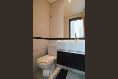 Banheiro social de apartamento à venda com 1 quarto, 71m² em Belvedere, Belo Horizonte