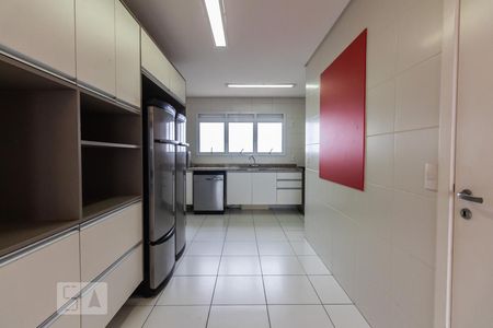 Apartamento para alugar com 223m², 4 quartos e 4 vagas Apartamento para alugar com 223m², 4 quartos e 4 vagasCozinha