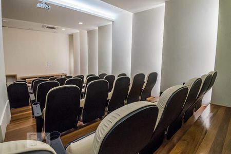 Apartamento para alugar com 223m², 4 quartos e 4 vagas Apartamento para alugar com 223m², 4 quartos e 4 vagasCinema