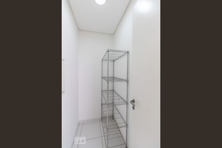 Apartamento para alugar com 223m², 4 quartos e 4 vagas Apartamento para alugar com 223m², 4 quartos e 4 vagasDispensa - Cozinha