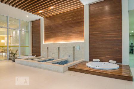 Apartamento para alugar com 223m², 4 quartos e 4 vagas Apartamento para alugar com 223m², 4 quartos e 4 vagasOfurô