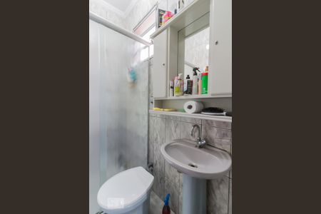 Casa à venda com 167m², 3 quartos e 2 vagas Casa à venda com 167m², 3 quartos e 2 vagasBanheiro