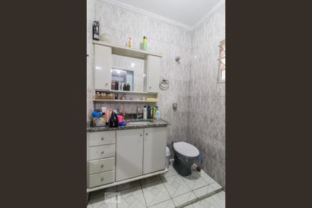Casa à venda com 167m², 3 quartos e 2 vagas Casa à venda com 167m², 3 quartos e 2 vagasBanheiro da suíte