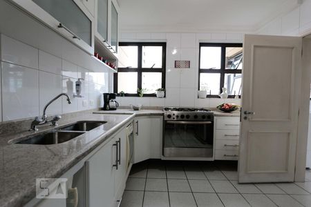 Apartamento à venda com 180m², 4 quartos e 4 vagasCozinha
