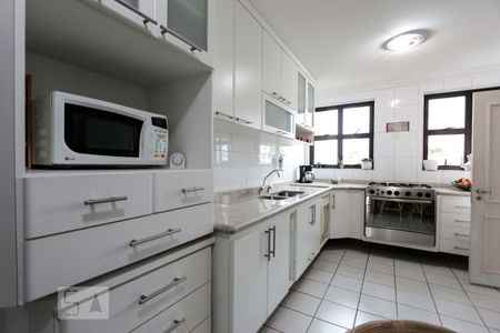 Apartamento à venda com 180m², 4 quartos e 4 vagasCozinha