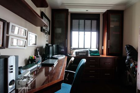 Apartamento à venda com 180m², 4 quartos e 4 vagasQuarto 2