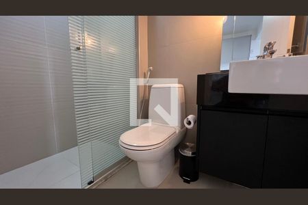 Studio para alugar com 42m², 1 quarto e 1 vaga Studio para alugar com 42m², 1 quarto e 1 vagaBanheiro