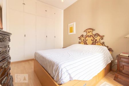 Casa à venda com 248m², 3 quartos e 2 vagasSuíte