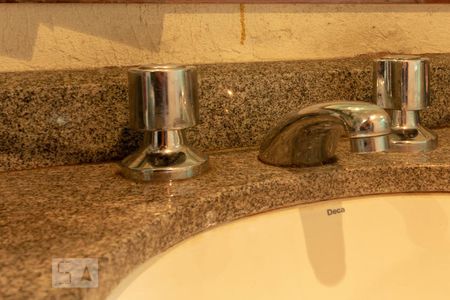 Casa à venda com 248m², 3 quartos e 2 vagasBanheiro suíte