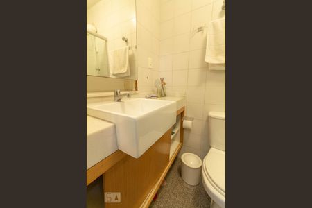 Casa à venda com 248m², 3 quartos e 2 vagasBanheiro de serviço