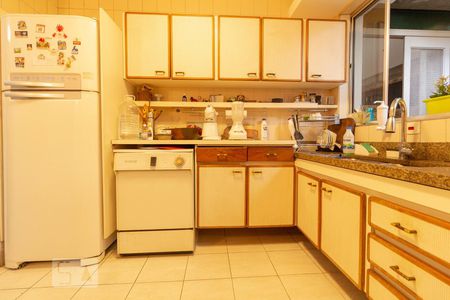 Casa à venda com 248m², 3 quartos e 2 vagasCozinha