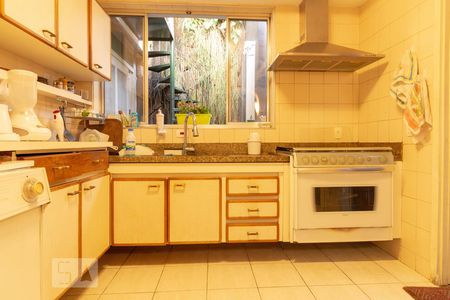 Casa à venda com 248m², 3 quartos e 2 vagasCozinha