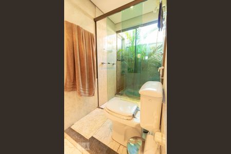 Casa à venda com 248m², 3 quartos e 2 vagasBanheiro suíte