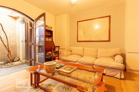 Casa à venda com 248m², 3 quartos e 2 vagasSala