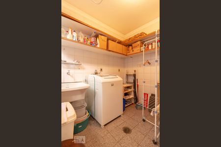 Casa à venda com 248m², 3 quartos e 2 vagasÁrea de serviço