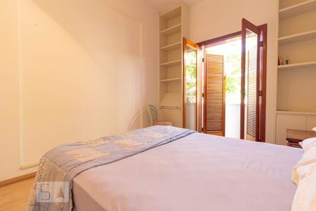 Casa à venda com 248m², 3 quartos e 2 vagasDormitório 2