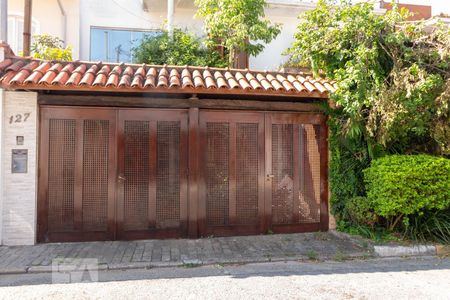 Casa à venda com 248m², 3 quartos e 2 vagasFachada