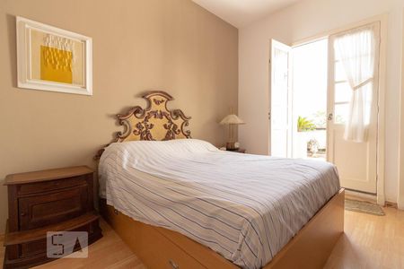 Casa à venda com 248m², 3 quartos e 2 vagasSuíte