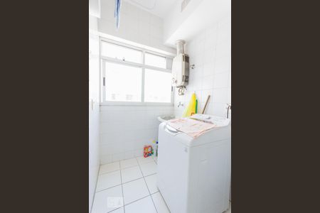 Apartamento à venda com 150m², 3 quartos e 1 vagaÁrea de Serviço (Primeiro Andar)