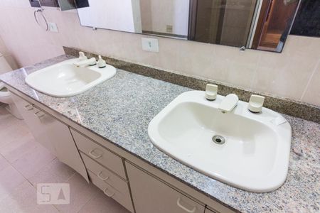 Apartamento para alugar com 155m², 3 quartos e 3 vagasBanheiro Suite