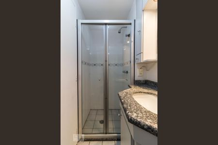 Banheiro de apartamento para alugar com 3 quartos, 83m² em Vila Pompéia, São Paulo
