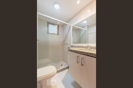 Banheiro de apartamento para alugar com 3 quartos, 103m² em Botafogo, Rio de Janeiro