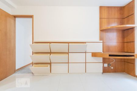 Apartamento para alugar com 103m², 3 quartos e 2 vagasSuíte