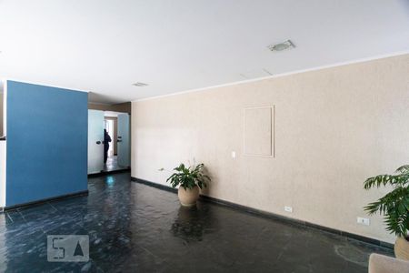 Apartamento para alugar com 67m², 2 quartos e 1 vagaHall social