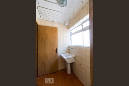Apartamento para alugar com 67m², 2 quartos e 1 vagaÁrea de serviço