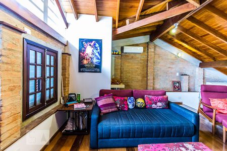 Casa à venda com 210m², 3 quartos e 2 vagasSala