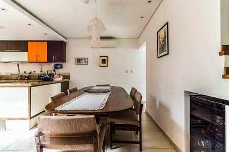 Casa à venda com 210m², 3 quartos e 2 vagasCozinha