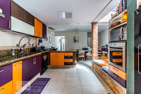 Casa à venda com 210m², 3 quartos e 2 vagasCozinha