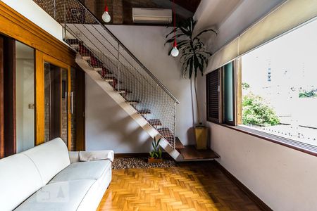 Casa à venda com 210m², 3 quartos e 2 vagasSala