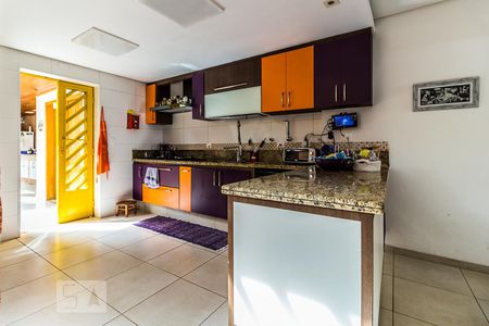 Casa à venda com 210m², 3 quartos e 2 vagasCozinha