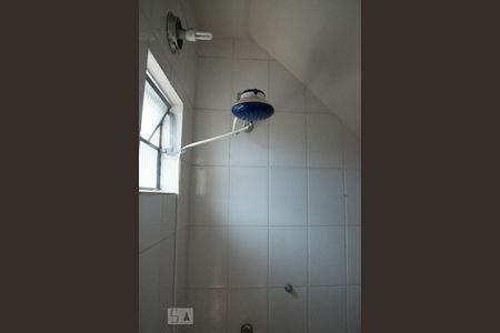 Banheiro de kitnet/studio para alugar com 1 quarto, 20m² em Vila Palmeiras, São Paulo
