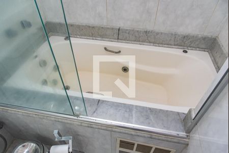 Apartamento à venda com 250m², 4 quartos e 4 vagasBanheiro da suíte 3