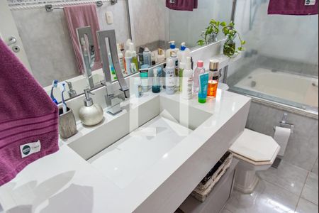 Apartamento à venda com 250m², 4 quartos e 4 vagasBanheiro da suíte 3